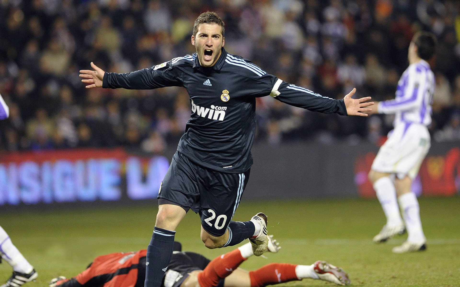 意甲攻防对决：攻势如潮防守坚韧，意甲防守怎么这么严